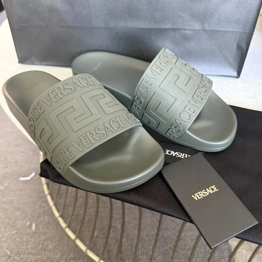 Versace 1006272 Men's Rubber Greca Gomma Pool Slide,‎ sizes 41
